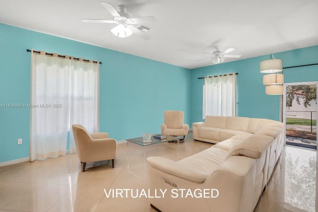 4 of 17 - 261 Ne 41st St, Oakland Park, FL