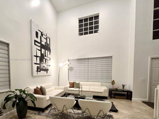 3 of 16 - 547 Cascade Falls Dr, Weston, FL