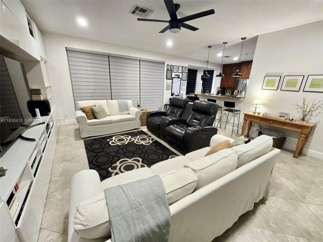 4 of 16 - 547 Cascade Falls Dr, Weston, FL