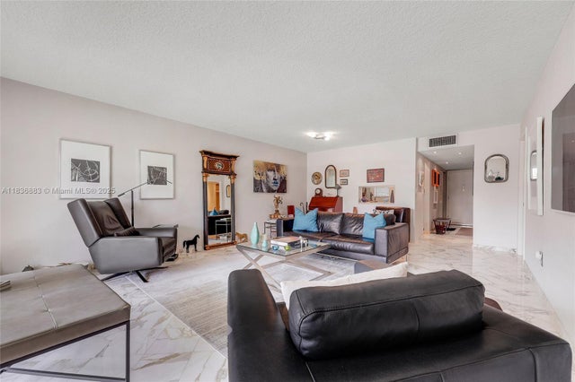 3 of 27 - 877 Ne 195th St 119, Miami, FL