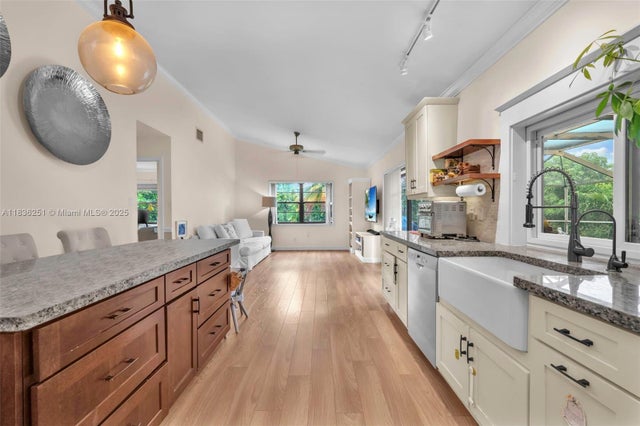 3 of 28 - 7222 Nw 42nd St, Coral Springs, FL