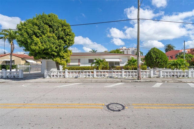 2 of 21 - 201 Nw 14th Ave, Miami, FL