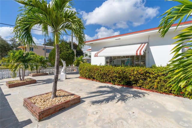 4 of 21 - 201 Nw 14th Ave, Miami, FL