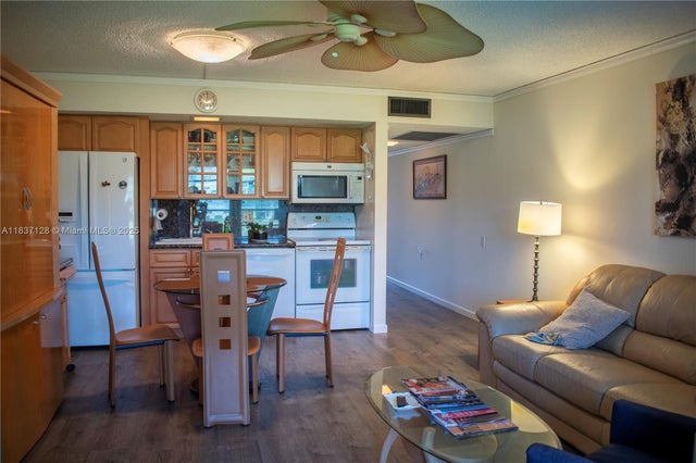 4 of 24 - 4501 Martinique Way C1, Coconut Creek, FL