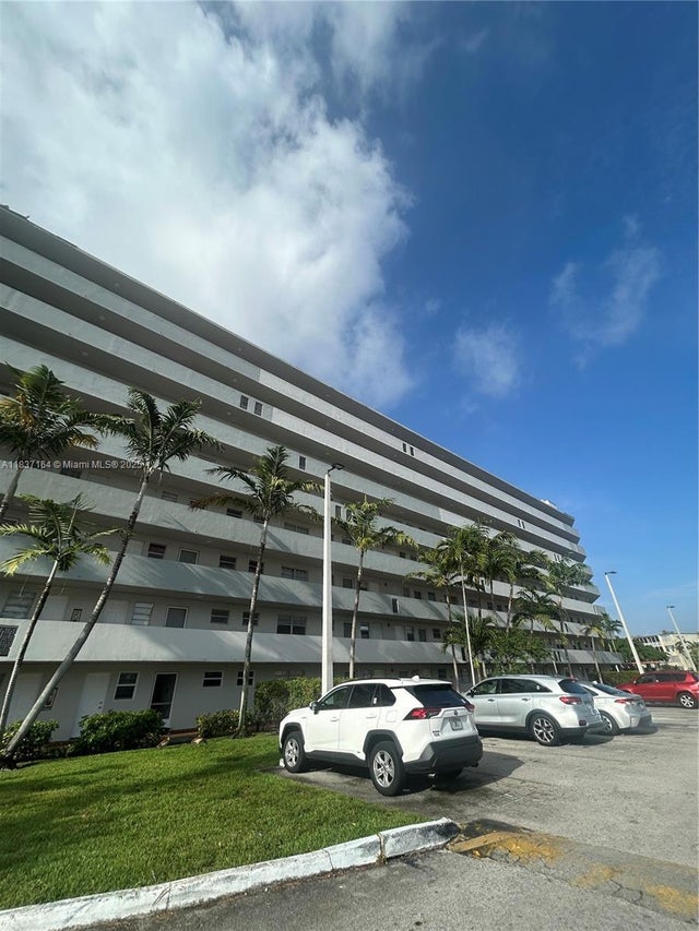 3 of 3 - 1750 Ne 191st St 618-3, Miami, FL