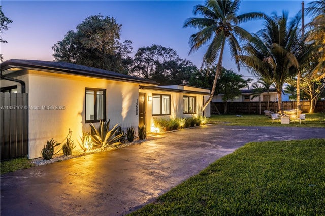 2 of 52 - 14500 Ne 18th Ave, Miami, FL