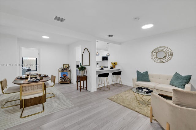 4 of 52 - 14500 Ne 18th Ave, Miami, FL