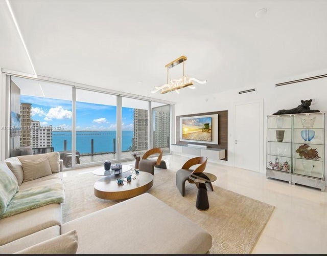 1 of 41 - 300 Biscayne Boulevard Way 2703, Miami, FL
