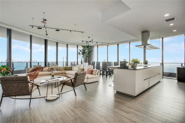2 of 39 - 1000 Brickell Plz Ph6002, Miami, FL