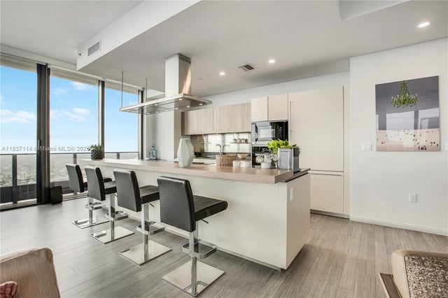 4 of 39 - 1000 Brickell Plz Ph6002, Miami, FL