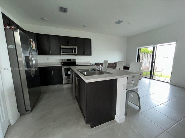 5 of 20 - 10153 Sw 231st Ln, Miami, FL