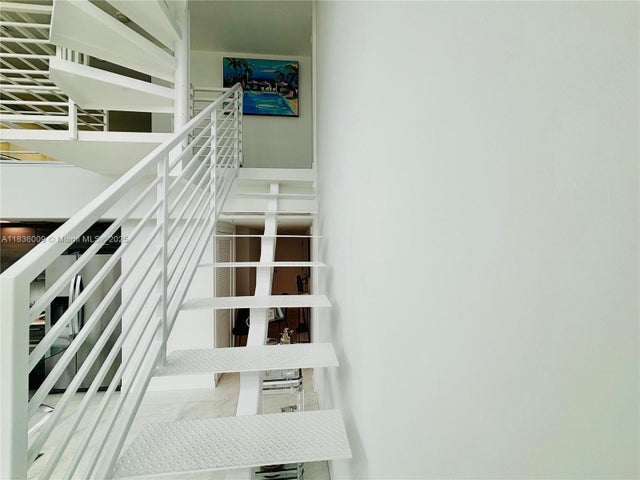 4 of 17 - 421 Meridian Ave 15, Miami Beach, FL