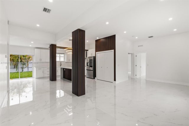 5 of 27 - 14801 Nw 5th Ave, Miami, FL