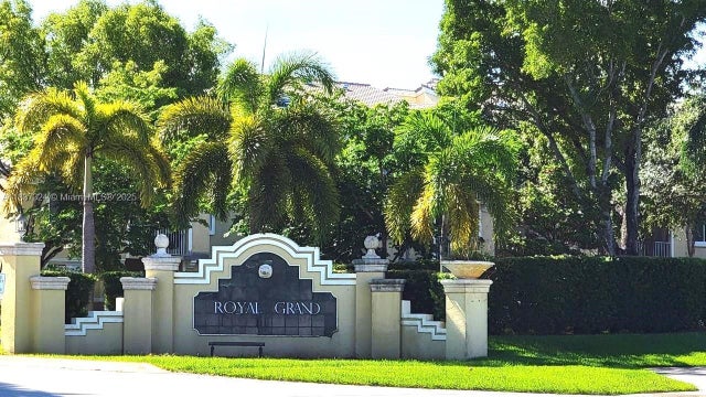 1 of 27 - 2600 S University Dr 307, Davie, FL