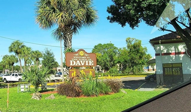 3 of 27 - 2600 S University Dr 307, Davie, FL
