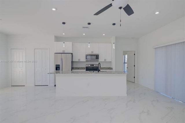 5 of 19 - 2706 72nd St W, Lehigh Acres, FL