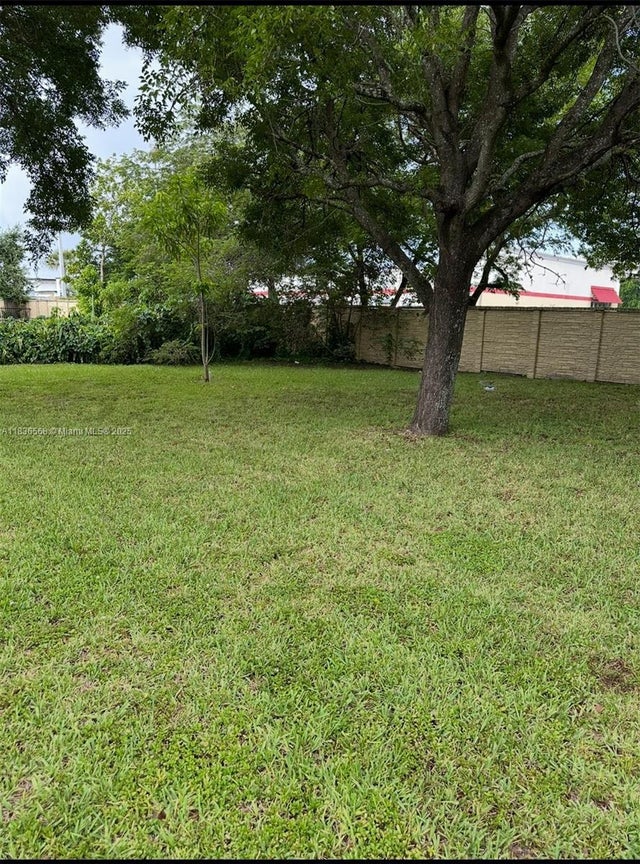 4 of 49 - 2622 Nw 47th St, Miami, FL