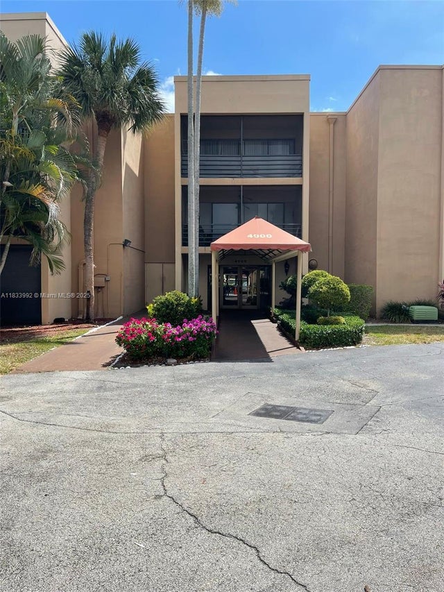 1 of 22 - 4000 N Hills Dr 32, Hollywood, FL