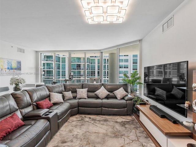 4 of 28 - 3131 Ne 188th St 2-903, Aventura, FL