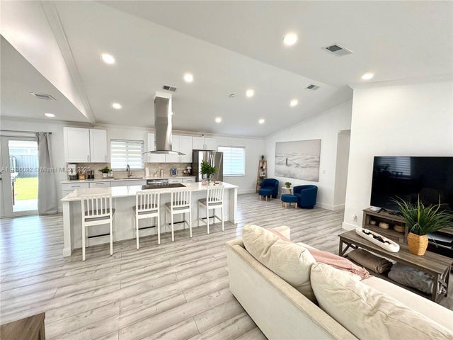 3 of 23 - 3320 Sw 139th Ave, Miami, FL