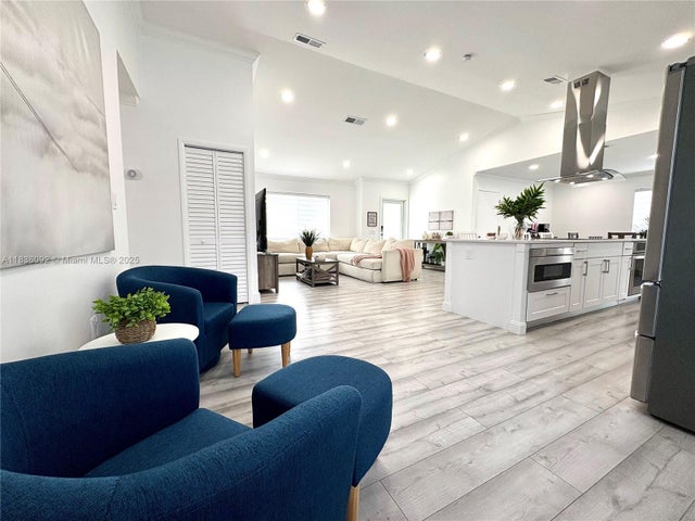 5 of 23 - 3320 Sw 139th Ave, Miami, FL