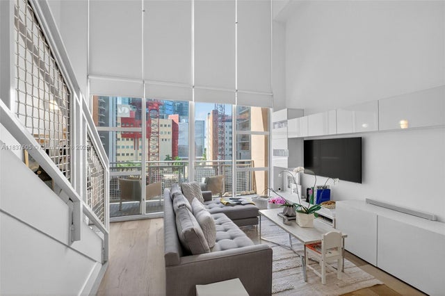 5 of 22 - 244 Biscayne Blvd 446, Miami, FL