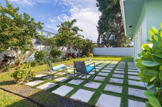 2 of 23 - 121 Se 7th St, Pompano Beach, FL