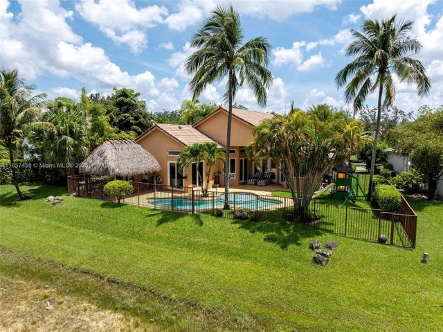 2 of 34 - 3043 Lakewood Dr, Weston, FL