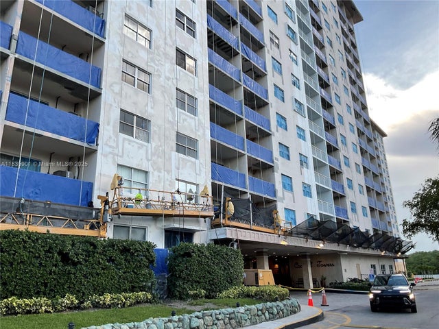5 of 39 - 400 Kings Point Dr 623, Sunny Isles Beach, FL