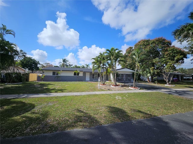 2 of 62 - 221 Sw 53rd Ave, Plantation, FL
