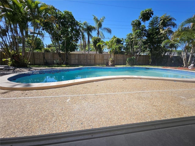 4 of 62 - 221 Sw 53rd Ave, Plantation, FL