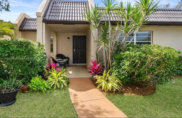 2 of 17 - 103 Lake Terry Dr, West Palm Beach, FL