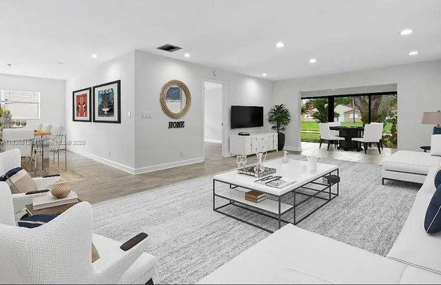 3 of 17 - 103 Lake Terry Dr, West Palm Beach, FL