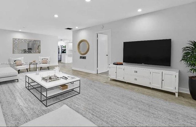 5 of 17 - 103 Lake Terry Dr, West Palm Beach, FL