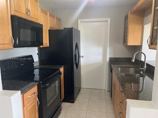 4 of 22 - 6837 Nw 28th St, Sunrise, FL