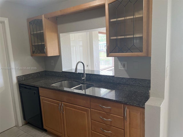 5 of 22 - 6837 Nw 28th St, Sunrise, FL