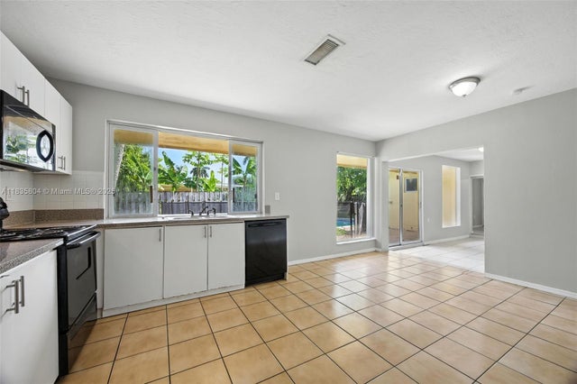 3 of 30 - 7187 Nw 22nd St, Sunrise, FL