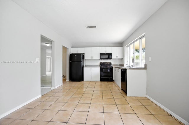 4 of 30 - 7187 Nw 22nd St, Sunrise, FL