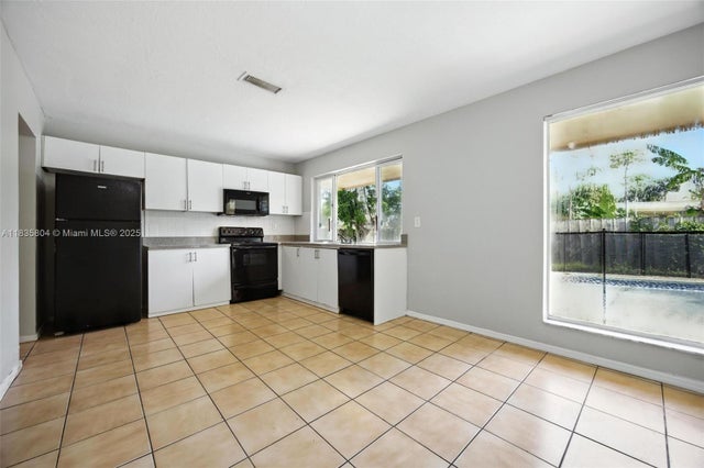 5 of 30 - 7187 Nw 22nd St, Sunrise, FL