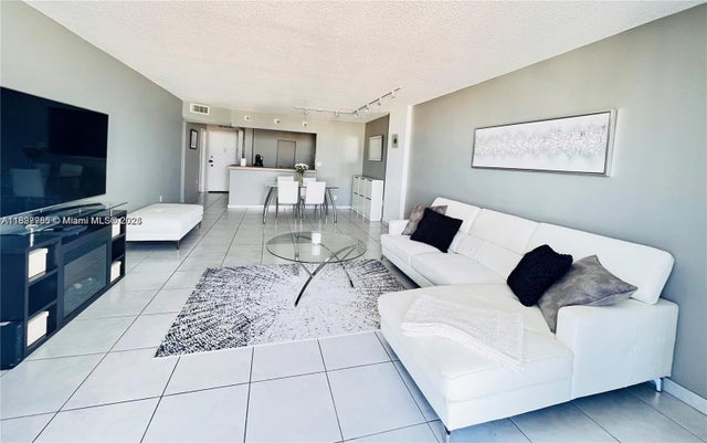 1 of 28 - 2780 Ne 183rd St 2015, Aventura, FL