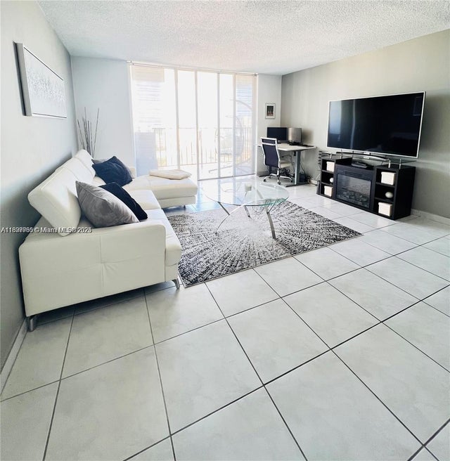 4 of 28 - 2780 Ne 183rd St 2015, Aventura, FL