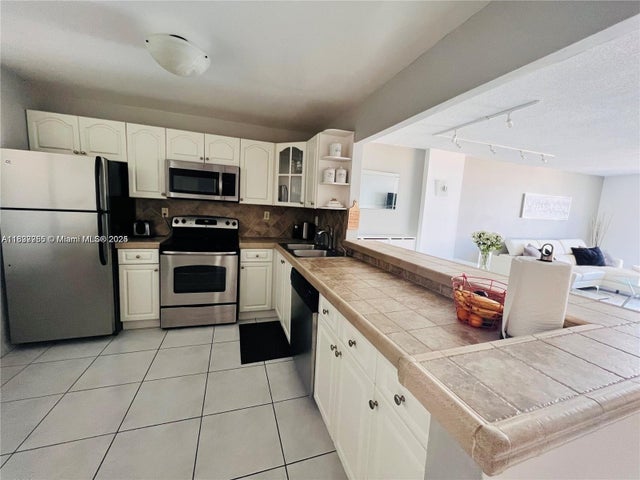 5 of 28 - 2780 Ne 183rd St 2015, Aventura, FL
