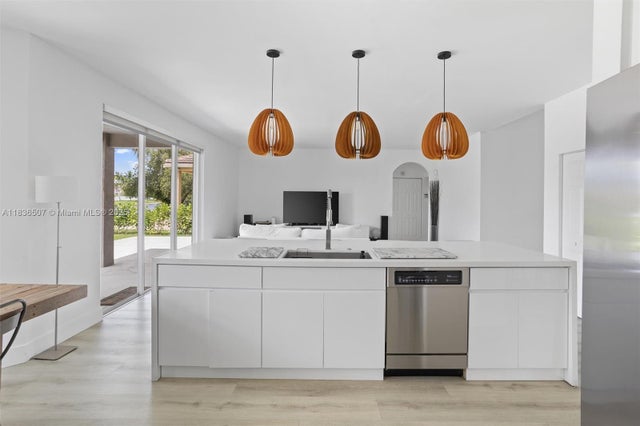 5 of 31 - 1249 Chenille Cir, Weston, FL