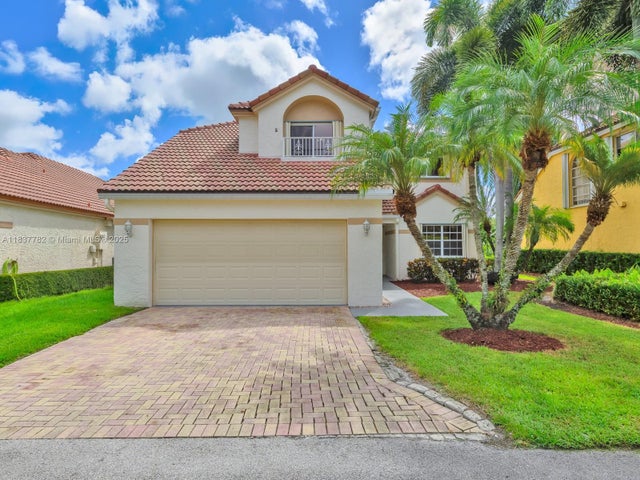 1 of 52 - 2957 Oak Park Cir, Davie, FL