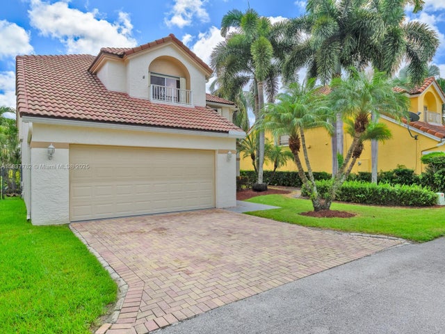 2 of 52 - 2957 Oak Park Cir, Davie, FL