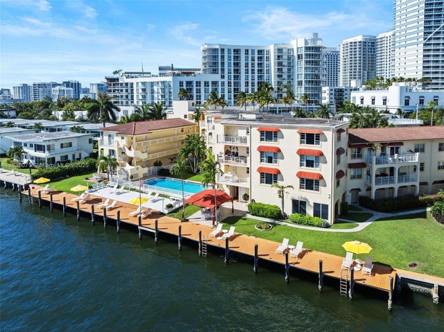 4 of 42 - 341 N Birch Rd 216, Fort Lauderdale, FL