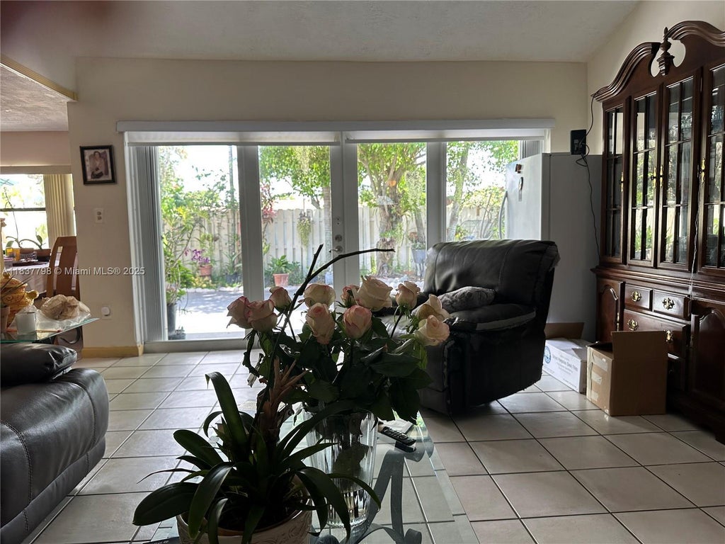 12012 Sw 110th St Cir N, Miami