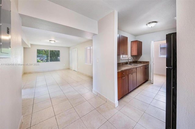 5 of 39 - 312 Sw 2nd Ter, Hallandale Beach, FL