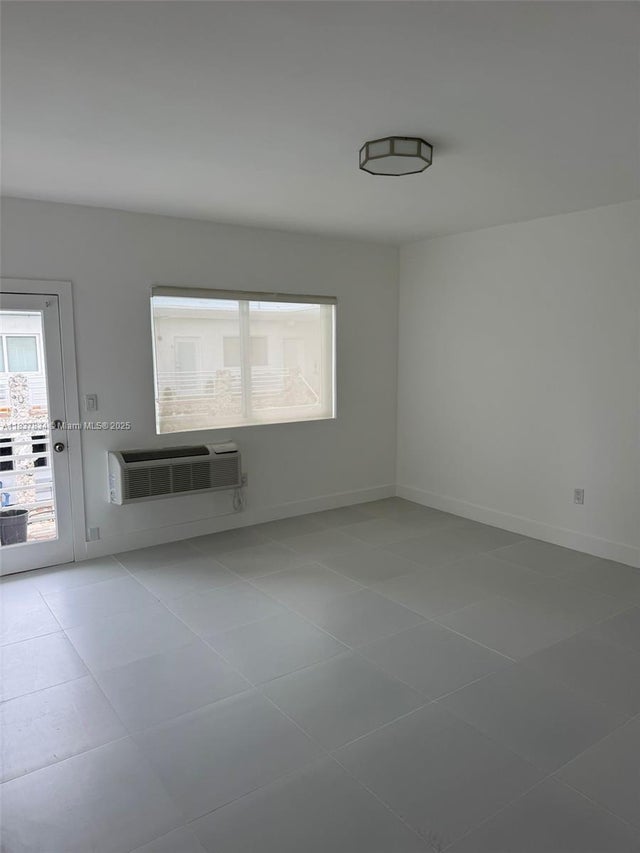 1 of 10 - 320 85th St 24, Miami Beach, FL