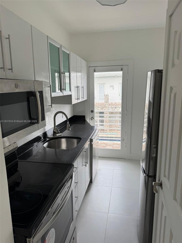 2 of 10 - 320 85th St 24, Miami Beach, FL